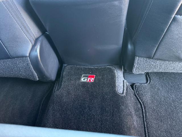 ハイラックス Ｚ　ＧＲスポーツ　９型ＤＡナビ　３６０ビュー　ユーティリティパッケージＡ　Ｔｚ前後ドラレコ　ＥＴＣ　トノカバー　ハーフレザースポーツシート　パワーシート　ＡＣＣ　アルミペダル　１８ＡＷ　ブレーキキャリパー　ソナー　禁煙（42枚目）