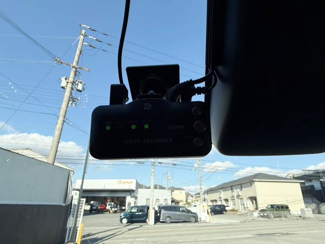 ハイラックス Ｚ　ＧＲスポーツ　９型ＤＡナビ　３６０ビュー　ユーティリティパッケージＡ　Ｔｚ前後ドラレコ　ＥＴＣ　トノカバー　ハーフレザースポーツシート　パワーシート　ＡＣＣ　アルミペダル　１８ＡＷ　ブレーキキャリパー　ソナー　禁煙（50枚目）