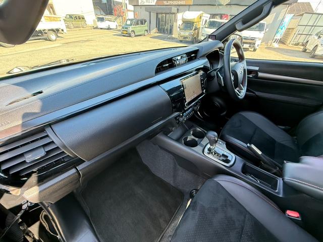 ハイラックス Ｚ　ＧＲスポーツ　９型ＤＡナビ　３６０ビュー　ユーティリティパッケージＡ　Ｔｚ前後ドラレコ　ＥＴＣ　トノカバー　ハーフレザースポーツシート　パワーシート　ＡＣＣ　アルミペダル　１８ＡＷ　ブレーキキャリパー　ソナー　禁煙（54枚目）