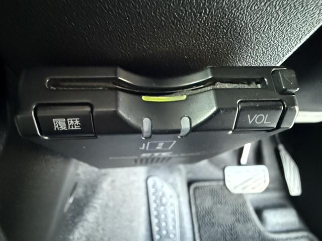 ジムニーシエラ JC アルパイン9インチナビTV Bカメラ リアラダー ルーフキャリア ETC 前後ドラレコ アームレスト ワンオーナー 禁煙車 セーフティーサポート 15AW LED フォグ シートヒーター(35枚目)