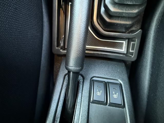 ジムニーシエラ JC アルパイン9インチナビTV Bカメラ リアラダー ルーフキャリア ETC 前後ドラレコ アームレスト ワンオーナー 禁煙車 セーフティーサポート 15AW LED フォグ シートヒーター(36枚目)