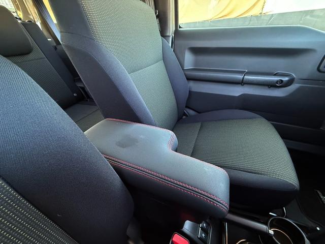 ジムニーシエラ JC アルパイン9インチナビTV Bカメラ リアラダー ルーフキャリア ETC 前後ドラレコ アームレスト ワンオーナー 禁煙車 セーフティーサポート 15AW LED フォグ シートヒーター(46枚目)