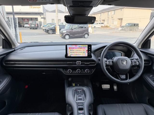 ZR-V e:HEV Z ホンダコネクトディスプレー/TV OP19インチAW BOSEサウンド 360ビュー ETC2.0 パワートランク BSM シートヒーター 黒革シート パワーシート ステアヒーター ワイヤレス充電器(3枚目)
