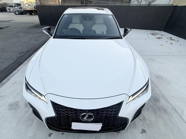 ＩＳ ＩＳ３００ｈ　Ｆスポーツ　ムーンルーフ　革スポーツシートセット　３眼フルＬＥＤヘッドランプ　パノラマビューモニター　オレンジキャリパー　ワンオーナー　禁煙車　ミラー型ドラレコ　ＥＴＣ２．０　ベンチレーション（7枚目）