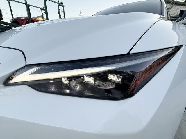 ＩＳ ＩＳ３００ｈ　Ｆスポーツ　ムーンルーフ　革スポーツシートセット　３眼フルＬＥＤヘッドランプ　パノラマビューモニター　オレンジキャリパー　ワンオーナー　禁煙車　ミラー型ドラレコ　ＥＴＣ２．０　ベンチレーション（11枚目）