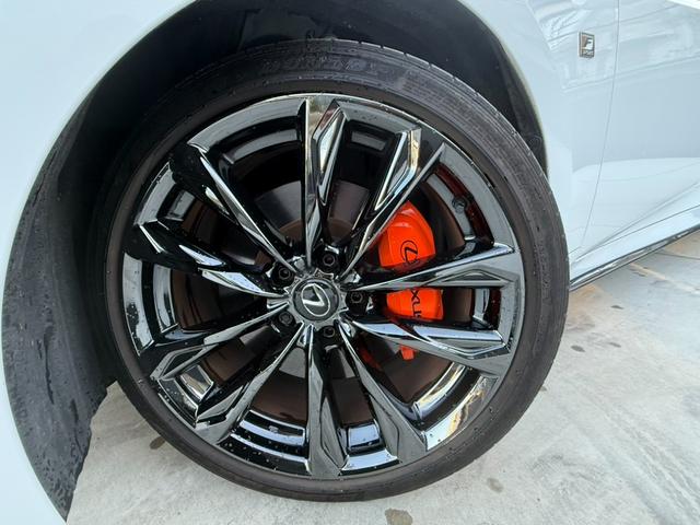 ＩＳ ＩＳ３００ｈ　Ｆスポーツ　ムーンルーフ　革スポーツシートセット　３眼フルＬＥＤヘッドランプ　パノラマビューモニター　オレンジキャリパー　ワンオーナー　禁煙車　ミラー型ドラレコ　ＥＴＣ２．０　ベンチレーション（12枚目）