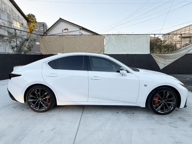 ＩＳ ＩＳ３００ｈ　Ｆスポーツ　ムーンルーフ　革スポーツシートセット　３眼フルＬＥＤヘッドランプ　パノラマビューモニター　オレンジキャリパー　ワンオーナー　禁煙車　ミラー型ドラレコ　ＥＴＣ２．０　ベンチレーション（15枚目）