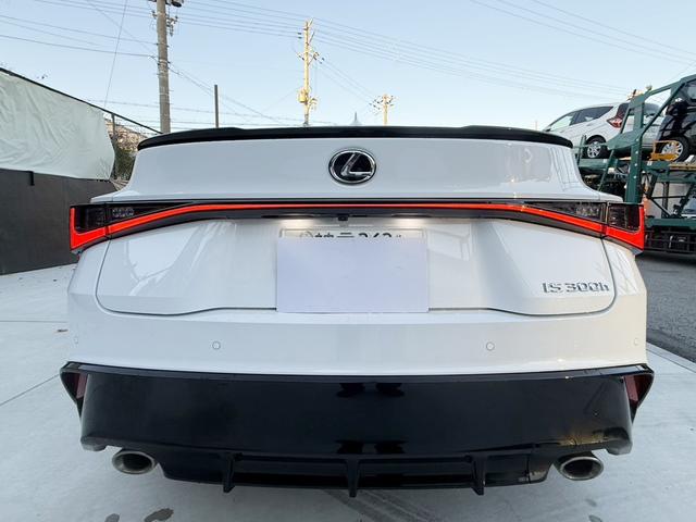 ＩＳ ＩＳ３００ｈ　Ｆスポーツ　ムーンルーフ　革スポーツシートセット　３眼フルＬＥＤヘッドランプ　パノラマビューモニター　オレンジキャリパー　ワンオーナー　禁煙車　ミラー型ドラレコ　ＥＴＣ２．０　ベンチレーション（20枚目）