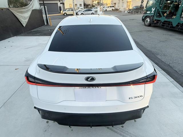 ＩＳ ＩＳ３００ｈ　Ｆスポーツ　ムーンルーフ　革スポーツシートセット　３眼フルＬＥＤヘッドランプ　パノラマビューモニター　オレンジキャリパー　ワンオーナー　禁煙車　ミラー型ドラレコ　ＥＴＣ２．０　ベンチレーション（21枚目）