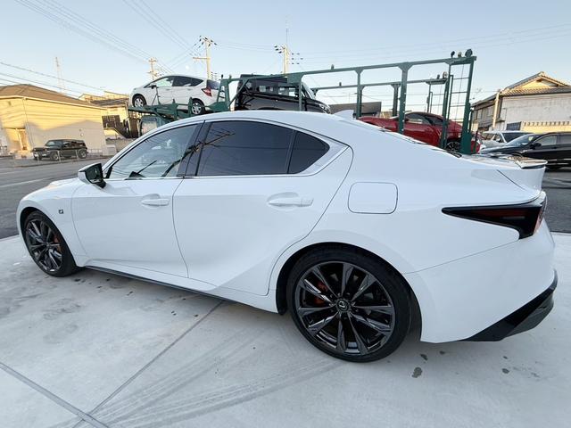 ＩＳ ＩＳ３００ｈ　Ｆスポーツ　ムーンルーフ　革スポーツシートセット　３眼フルＬＥＤヘッドランプ　パノラマビューモニター　オレンジキャリパー　ワンオーナー　禁煙車　ミラー型ドラレコ　ＥＴＣ２．０　ベンチレーション（24枚目）