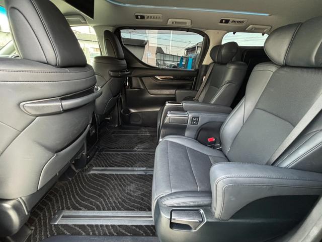 アルファード ２．５Ｓ　Ｃパッケージ　モデリスタエアロＦＳＲ　スポーツマフラー　純正後席モニター　９型ＤＡナビ　Ｂカメラ　合皮シート　快適温熱シート　ＥＴＣ２．０　前後ドラレコ　ステアヒーター　パワーシート　パワートランク　３眼ＬＥＤ（37枚目）