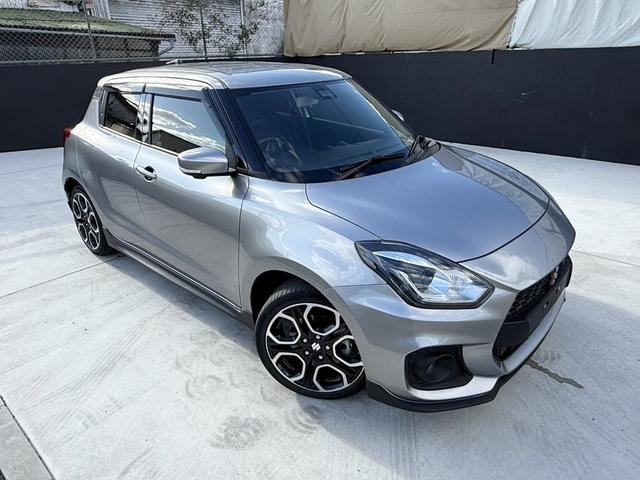 スイフトスポーツ ベースグレード　純正８型ナビＴＶ　全方位モニター　セーフティサポート　ＢＳＭ　運転席シートヒーター　１７ＡＷ　シルバーブレーキキャリパー　ステンレス製ペダル　ＬＥＤランプ　Ｒソナー　革巻きハンドル　パドルシフト　禁煙（2枚目）