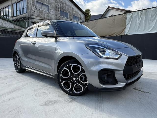 スイフトスポーツ ベースグレード　純正８型ナビＴＶ　全方位モニター　セーフティサポート　ＢＳＭ　運転席シートヒーター　１７ＡＷ　シルバーブレーキキャリパー　ステンレス製ペダル　ＬＥＤランプ　Ｒソナー　革巻きハンドル　パドルシフト　禁煙（4枚目）