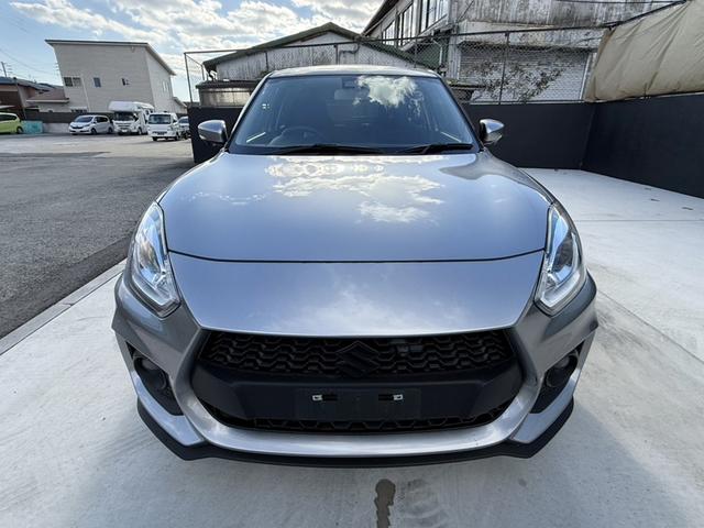 スイフトスポーツ ベースグレード　純正８型ナビＴＶ　全方位モニター　セーフティサポート　ＢＳＭ　運転席シートヒーター　１７ＡＷ　シルバーブレーキキャリパー　ステンレス製ペダル　ＬＥＤランプ　Ｒソナー　革巻きハンドル　パドルシフト　禁煙（5枚目）