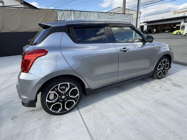 スイフトスポーツ ベースグレード　純正８型ナビＴＶ　全方位モニター　セーフティサポート　ＢＳＭ　運転席シートヒーター　１７ＡＷ　シルバーブレーキキャリパー　ステンレス製ペダル　ＬＥＤランプ　Ｒソナー　革巻きハンドル　パドルシフト　禁煙（13枚目）