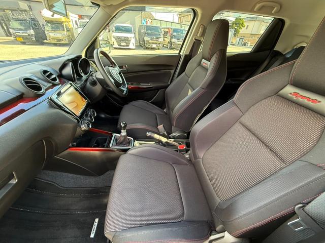 スイフトスポーツ ベースグレード　純正８型ナビＴＶ　全方位モニター　セーフティサポート　ＢＳＭ　運転席シートヒーター　１７ＡＷ　シルバーブレーキキャリパー　ステンレス製ペダル　ＬＥＤランプ　Ｒソナー　革巻きハンドル　パドルシフト　禁煙（31枚目）