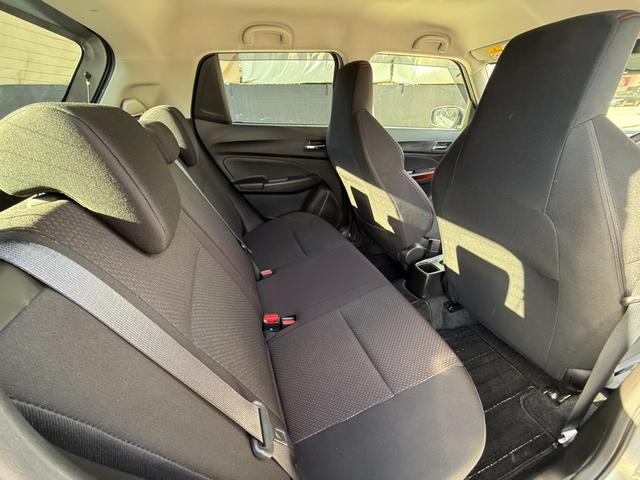 スイフトスポーツ ベースグレード　純正８型ナビＴＶ　全方位モニター　セーフティサポート　ＢＳＭ　運転席シートヒーター　１７ＡＷ　シルバーブレーキキャリパー　ステンレス製ペダル　ＬＥＤランプ　Ｒソナー　革巻きハンドル　パドルシフト　禁煙（35枚目）