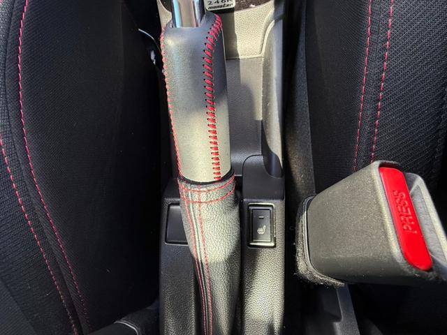 スイフトスポーツ ベースグレード　純正８型ナビＴＶ　全方位モニター　セーフティサポート　ＢＳＭ　運転席シートヒーター　１７ＡＷ　シルバーブレーキキャリパー　ステンレス製ペダル　ＬＥＤランプ　Ｒソナー　革巻きハンドル　パドルシフト　禁煙（45枚目）