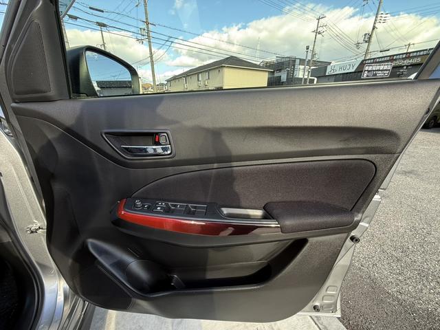 スイフトスポーツ ベースグレード　純正８型ナビＴＶ　全方位モニター　セーフティサポート　ＢＳＭ　運転席シートヒーター　１７ＡＷ　シルバーブレーキキャリパー　ステンレス製ペダル　ＬＥＤランプ　Ｒソナー　革巻きハンドル　パドルシフト　禁煙（46枚目）