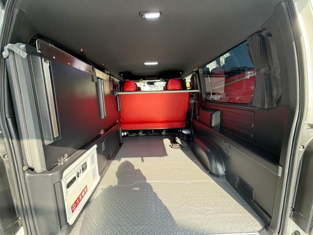 ハイエースバン スーパーGL ダークプライムII マルチロールトランスポーター TRDエアロパーツ TRD15AW TRDマッドラップ モデリスタベッドキット モデリスタ補助バッテリー 11ディスプレイ リアモニター 360度ビュー デジタルミラー(31枚目)