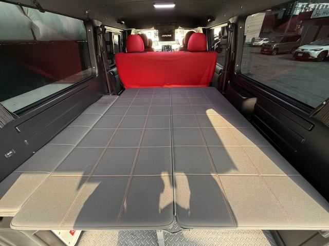 ハイエースバン スーパーGL ダークプライムII マルチロールトランスポーター TRDエアロパーツ TRD15AW TRDマッドラップ モデリスタベッドキット モデリスタ補助バッテリー 11ディスプレイ リアモニター 360度ビュー デジタルミラー(35枚目)