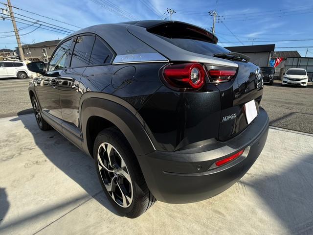 ＭＸ－３０ロータリーＥＶ ナチュラルモノトーン　８．８型ナビＴＶ　３６０度ビュー　ＢＳＭ　Ｂｏｓｅ　シートヒーター　ＨＵＤ　ＥＴＣ　前後ドラレコ　アダプティブＬＥＤランプ　１８ＡＷ　メモリー付パワーシート　ＡＣ１００Ｖ１５００Ｗ　ステアヒーター（20枚目）