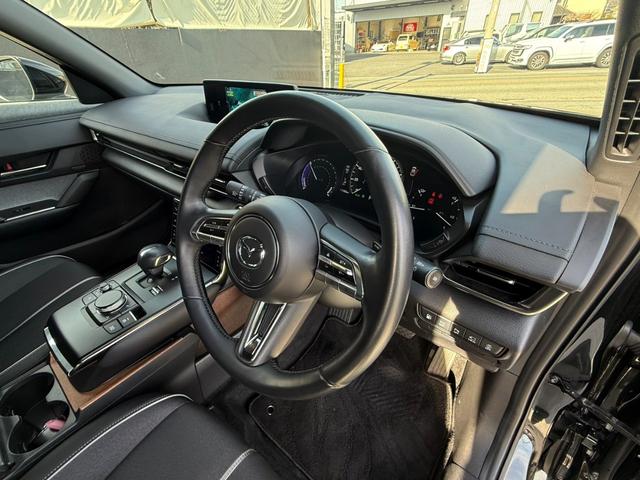 ＭＸ－３０ロータリーＥＶ ナチュラルモノトーン　８．８型ナビＴＶ　３６０度ビュー　ＢＳＭ　Ｂｏｓｅ　シートヒーター　ＨＵＤ　ＥＴＣ　前後ドラレコ　アダプティブＬＥＤランプ　１８ＡＷ　メモリー付パワーシート　ＡＣ１００Ｖ１５００Ｗ　ステアヒーター（56枚目）