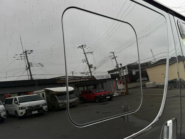 ハイエースバン スーパーＧＬ　ダークプライムＩＩ　モデリスタエアロＦＳＲ　ＴＲＤ１５インチＡＷ　１０型フローティングナビＴＶ　両側パワスラ　デジタルミラー　Ｂカメラ　ＥＴＣ　ＬＥＤランプ　ソナー　ハーフレザー　セーフティセンス　ＡＣ１００Ｖ電源（3枚目）