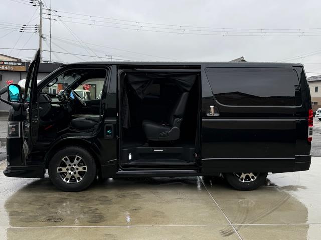 ハイエースバン スーパーＧＬ　ダークプライムＩＩ　モデリスタエアロＦＳＲ　ＴＲＤ１５インチＡＷ　１０型フローティングナビＴＶ　両側パワスラ　デジタルミラー　Ｂカメラ　ＥＴＣ　ＬＥＤランプ　ソナー　ハーフレザー　セーフティセンス　ＡＣ１００Ｖ電源（17枚目）