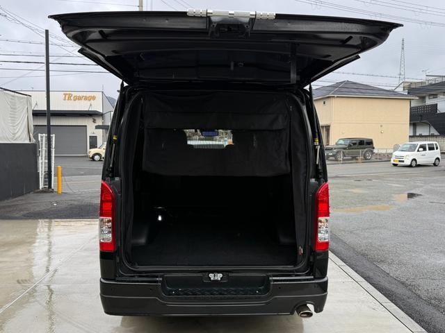 ハイエースバン スーパーＧＬ　ダークプライムＩＩ　モデリスタエアロＦＳＲ　ＴＲＤ１５インチＡＷ　１０型フローティングナビＴＶ　両側パワスラ　デジタルミラー　Ｂカメラ　ＥＴＣ　ＬＥＤランプ　ソナー　ハーフレザー　セーフティセンス　ＡＣ１００Ｖ電源（24枚目）