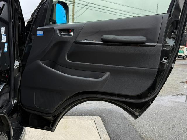 ハイエースバン スーパーＧＬ　ダークプライムＩＩ　モデリスタエアロＦＳＲ　ＴＲＤ１５インチＡＷ　１０型フローティングナビＴＶ　両側パワスラ　デジタルミラー　Ｂカメラ　ＥＴＣ　ＬＥＤランプ　ソナー　ハーフレザー　セーフティセンス　ＡＣ１００Ｖ電源（61枚目）