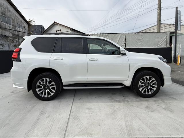 ランドクルーザープラド ＴＸ　Ｌパッケージ　モデリスタエアロＦ／Ｒ　ＤＡ／Ｔコネクトナビキット　ＢＳＭ　ＲＣＴＡ　サンルーフ　ルーフレール　１９ＡＷ　地デジＴＶ　３６０ビュー　ＥＴＣ２．０　ドラレコ　ベージュレザー　快適温熱シート　パワーシート（13枚目）