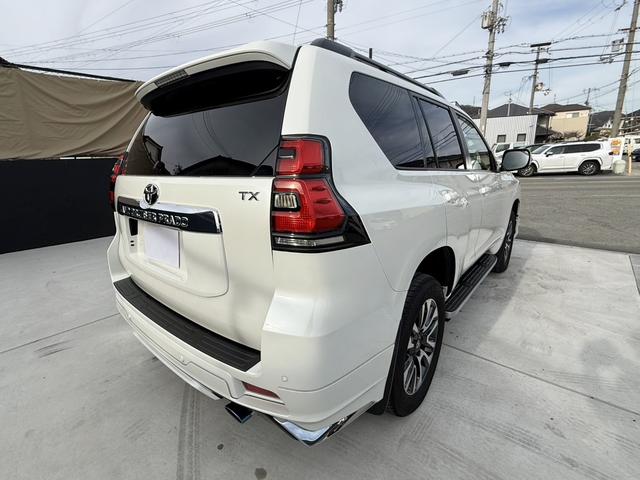 ランドクルーザープラド ＴＸ　Ｌパッケージ　モデリスタエアロＦ／Ｒ　ＤＡ／Ｔコネクトナビキット　ＢＳＭ　ＲＣＴＡ　サンルーフ　ルーフレール　１９ＡＷ　地デジＴＶ　３６０ビュー　ＥＴＣ２．０　ドラレコ　ベージュレザー　快適温熱シート　パワーシート（17枚目）