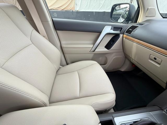 ランドクルーザープラド ＴＸ　Ｌパッケージ　モデリスタエアロＦ／Ｒ　ＤＡ／Ｔコネクトナビキット　ＢＳＭ　ＲＣＴＡ　サンルーフ　ルーフレール　１９ＡＷ　地デジＴＶ　３６０ビュー　ＥＴＣ２．０　ドラレコ　ベージュレザー　快適温熱シート　パワーシート（58枚目）