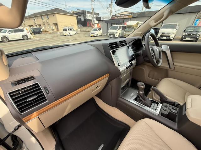 ランドクルーザープラド ＴＸ　Ｌパッケージ　モデリスタエアロＦ／Ｒ　ＤＡ／Ｔコネクトナビキット　ＢＳＭ　ＲＣＴＡ　サンルーフ　ルーフレール　１９ＡＷ　地デジＴＶ　３６０ビュー　ＥＴＣ２．０　ドラレコ　ベージュレザー　快適温熱シート　パワーシート（60枚目）