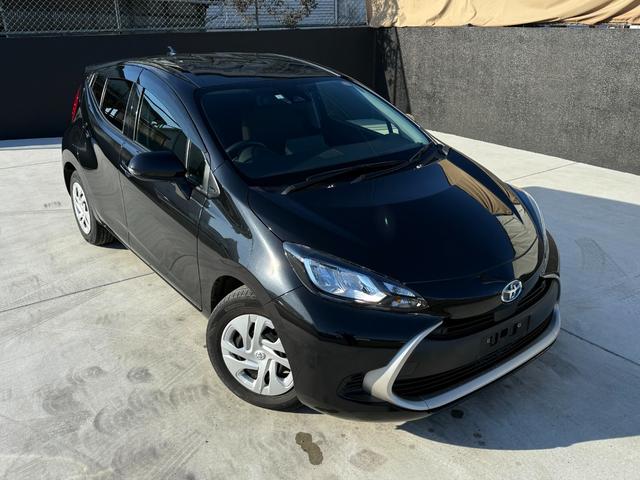 アクア G 7型DA Bカメラ ETC シートヒーター ステアヒーター ルームミラー型ドラレコ ETC ソナー セーフティセンス LEDランプ 革巻きハンドル ナノイー付AAC 通信用USB端子 禁煙 スペアキー(4枚目)