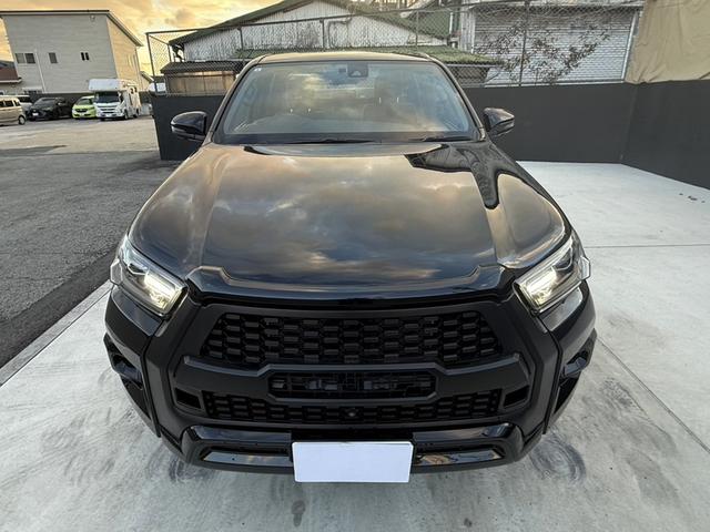 �u�I�[�g���C�g�V�X�e���v���ڎԂł��B���C�g�X�C�b�`���I�[�g�ɍ��킹�Ă������Ƃɂ��A�Ɠx�Z���T�[���Ɠx�����o���A�����Ń��C�g�̓_�����s�����u�ł��B�g���l���̒ʉߓ��ɂ���ϕ֗��ł���