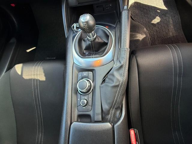 ���Ɏ��ɂ͂�����񎺓��E�O�����ɃN���[�j���O���Ă���܂��B���q�l�Ɋ��Œ�����悤�A�P��P���ԂЂ܂������ו��ɂ܂ł����������Ԃ�S�|���Ă��܂��B