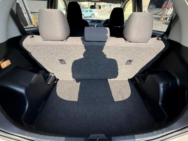 ヴィッツ Ｆ　スマイルエディション　純正ナビ　ＴＶ　ＥＴＣ　スマートエントリースタートシステム　イモビライザー　フロアマット　プライバシーガラス　ドアバイザー　電動格納ミラー　ユーザー下取り車　禁煙車　実走行　３万キロ台（25枚目）