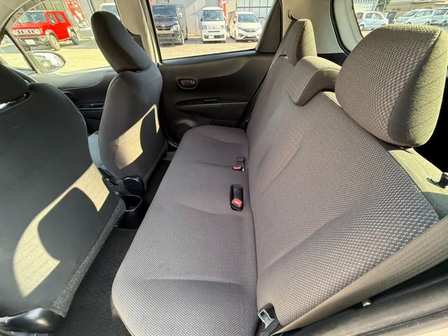 ヴィッツ Ｆ　スマイルエディション　純正ナビ　ＴＶ　ＥＴＣ　スマートエントリースタートシステム　イモビライザー　フロアマット　プライバシーガラス　ドアバイザー　電動格納ミラー　ユーザー下取り車　禁煙車　実走行　３万キロ台（41枚目）