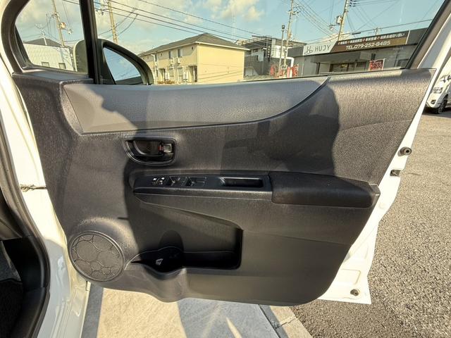 ヴィッツ Ｆ　スマイルエディション　純正ナビ　ＴＶ　ＥＴＣ　スマートエントリースタートシステム　イモビライザー　フロアマット　プライバシーガラス　ドアバイザー　電動格納ミラー　ユーザー下取り車　禁煙車　実走行　３万キロ台（45枚目）