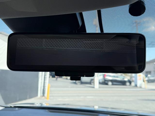 �f�W�^���C���i�[�~���[����������A�w�b�h���X�g�A�ύڕ��Ȃǂł�������ꂪ���ȃ��[���~���[�̌�����E���N���A�ɕۂ��܂���n�m�E�n�e�e�؂�ւ����o�[�Ń~���[��Ԃƃ��j�^�[�\����Ԃ�؂�ւ���܂�