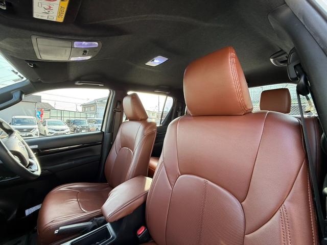 ���Ɏ��ɂ͂�����񎺓��E�O�����ɃN���[�j���O���Ă���܂��B���q�l�Ɋ��Œ�����悤�A�P��P���ԂЂ܂������ו��ɂ܂ł����������Ԃ�S�|���Ă��܂��B