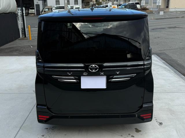 �v���N���b�V���Z�[�t�e�B�����ԁ��^�]�҂̃u���[�L���삪�x�ꂽ���ɁA�O���̒�~�ԗ��ɏՓ˂��邨���ꂪ����ꍇ�A�x�񉹂ƃ��[�^�[�\���Ōx�����A�����I�Ƀu���[�L�������ďՓ˂�����A�܂��͔�Q���y�����܂���