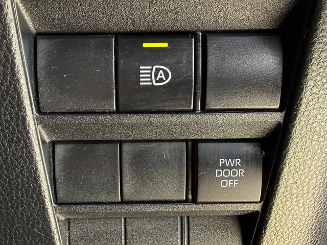 �q�I�[�g�n�C�r�[���r���[�r�[���ƃn�C�r�[�����I�[�g�Őؑւ��Ă���܂��I���邢�ꏊ��Ό��Ԃ̃w�b�h���C�g���Z���T�[�����m���ؑւ����s���Ă����̂ŁA�^���Âȓ��H��X���̏��Ȃ��ꏊ�ŏd�󂵂܂���