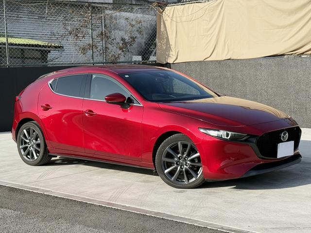 �v���N���b�V���Z�[�t�e�B�����ԁ��^�]�҂̃u���[�L���삪�x�ꂽ���ɁA�O���̒�~�ԗ��ɏՓ˂��邨���ꂪ����ꍇ�A�x�񉹂ƃ��[�^�[�\���Ōx�����A�����I�Ƀu���[�L�������ďՓ˂�����A�܂��͔�Q���y�����܂���