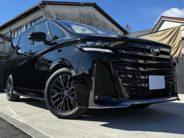 �q�u���C���h�X�|�b�g���j�^�[�r�Z���T�[�ɂ���Ďԗ�����̎��p�𑖂�ԗ������m���h���C�o�[�Ɍx�����Ă����@�\�ł��B�}�ڋ߂��Ă���ԗ��̑��݂��x�����Ă����̂œ��ɍ������H�𑖍s����ۂɕ֗��ȋ@�\�ł���