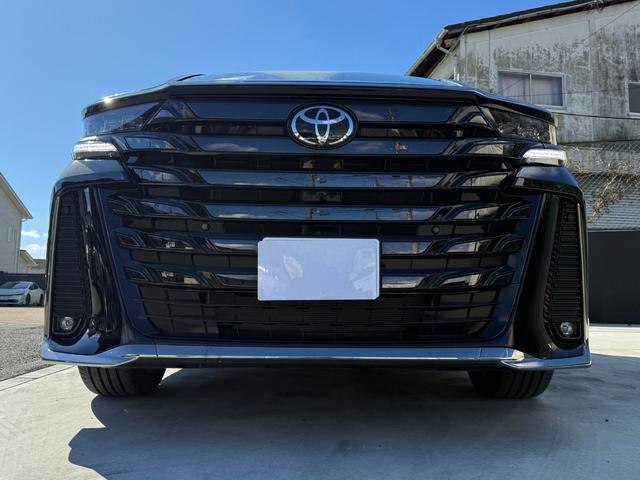 �u�I�[�g���C�g�V�X�e���v���ڎԂł��B���C�g�X�C�b�`���I�[�g�ɍ��킹�Ă������Ƃɂ��A�Ɠx�Z���T�[���Ɠx�����o���A�����Ń��C�g�̓_�����s�����u�ł��B�g���l���̒ʉߓ��ɂ���ϕ֗��ł���