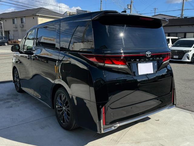 �v���N���b�V���Z�[�t�e�B�����ԁ��^�]�҂̃u���[�L���삪�x�ꂽ���ɁA�O���̒�~�ԗ��ɏՓ˂��邨���ꂪ����ꍇ�A�x�񉹂ƃ��[�^�[�\���Ōx�����A�����I�Ƀu���[�L�������ďՓ˂�����A�܂��͔�Q���y�����܂���