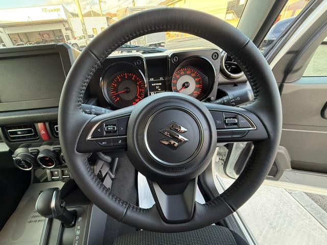 �v�����X�e�A�����O���I�[�f�B�I�X�C�b�`�t���ł��̂ŉ^�]���ł����S���đ��삪�ł��A���K�ȃh���C�u���y���߂܂���v�����ł��̂ŁA�����ڂ������������ł����A����₷���̂ŉ^�]�����₷���ł���